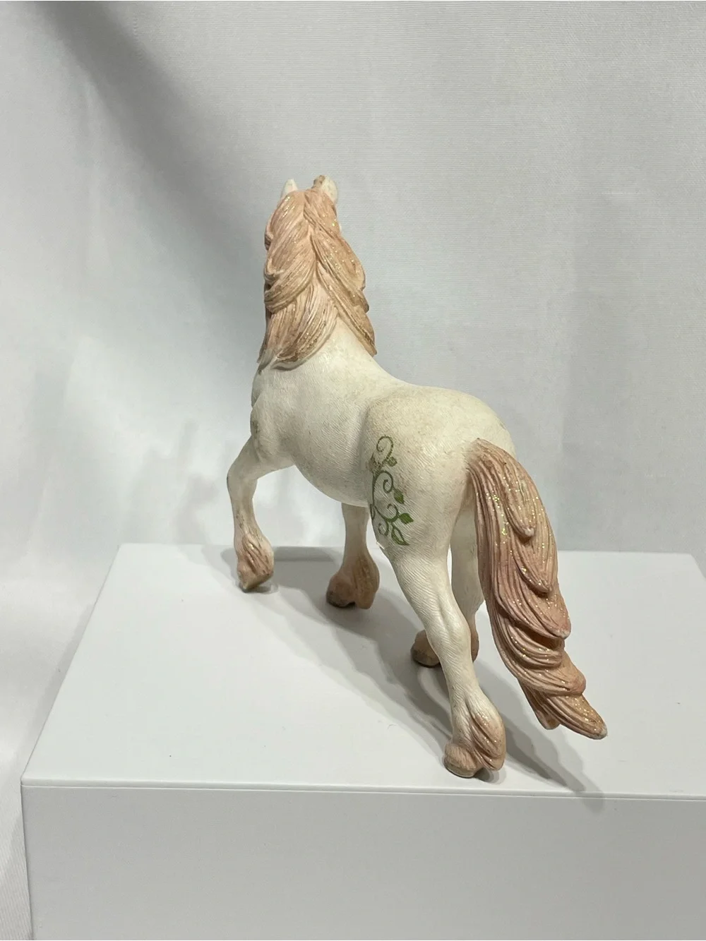 4” Retired Schleich Bayala Standing Unicorn (Model 70432) Good Condition *Flaw